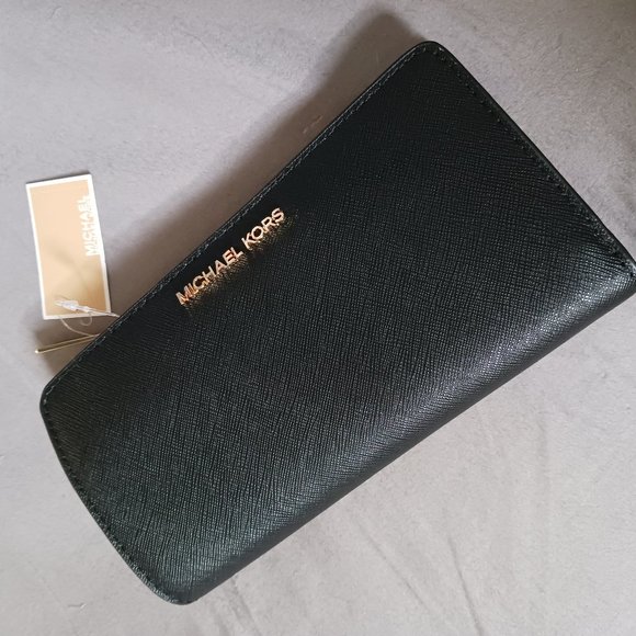 NWT! MICHAEL KORS WALLET - Picture 1 of 15